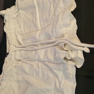 🌞White shorts